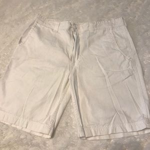 Men’s White Khaki Shorts